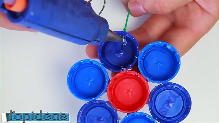 Three ideas for crafts made from plastic bottle caps