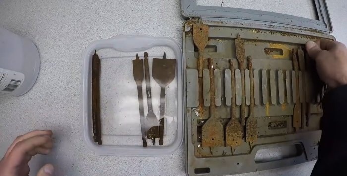 An elementary way to restore a rusty tool that has not been used for a long time