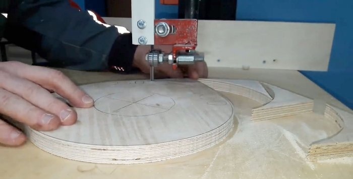 A very simple grinding machine made from available materials