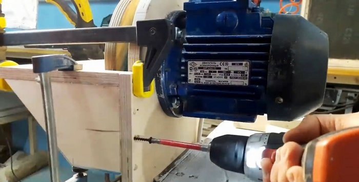 A very simple grinding machine made from available materials