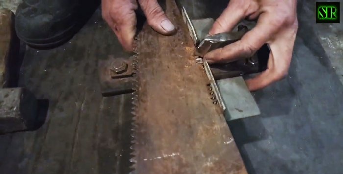 How to cut and sharpen new teeth on an old saw