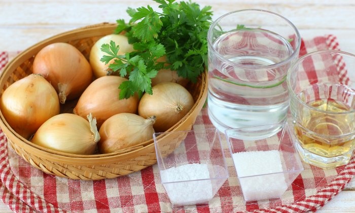 Quick pickled onions for kebabs