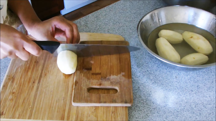 Cut potatoes into spirals with a regular knife