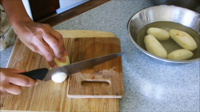 Cut potatoes into spirals with a regular knife