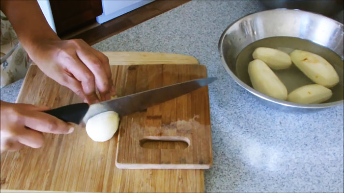 Cut potatoes into spirals with a regular knife