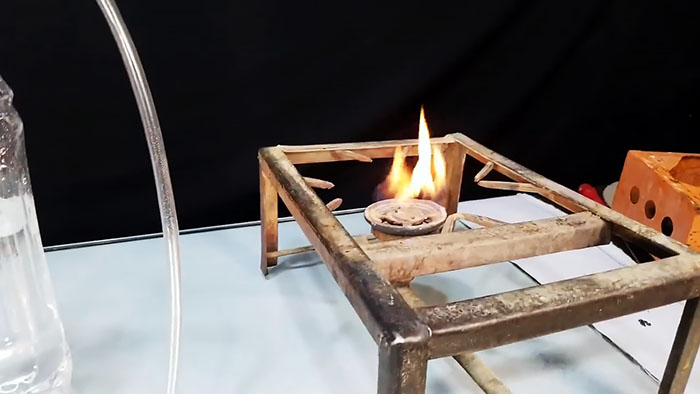 A simple installation for producing gas from gasoline for burning a burner