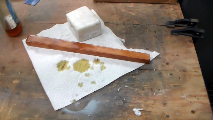 How to simply and easily make a mallet from a plastic canister