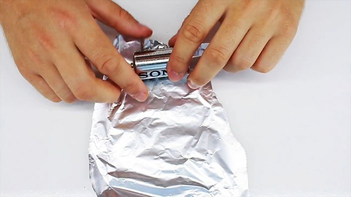 3 unusual crafts made from foil