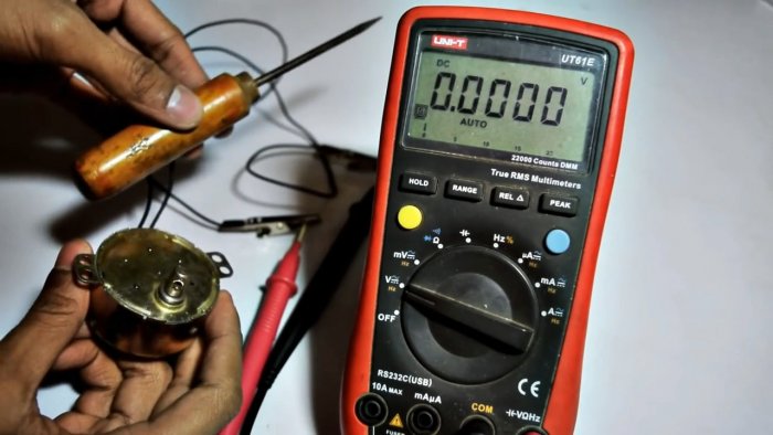 500 V generator in your pocket Testing a microwave engine