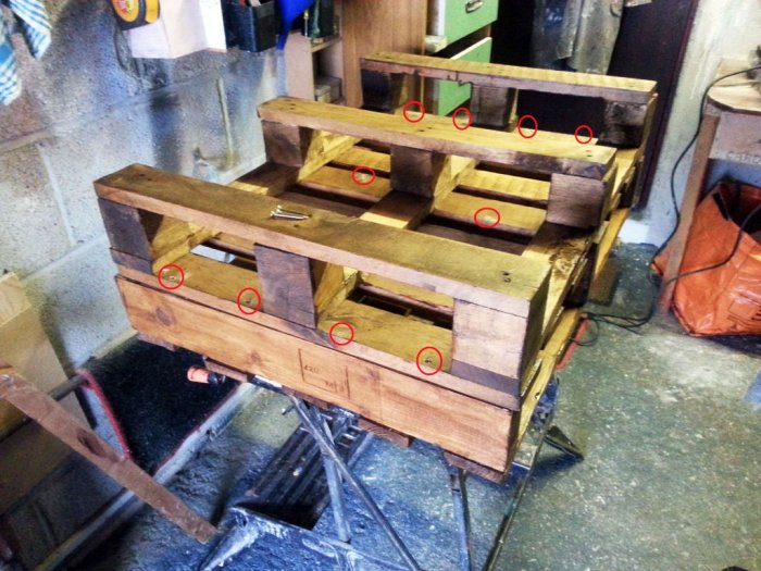 How to turn old pallets into a beautiful coffee table