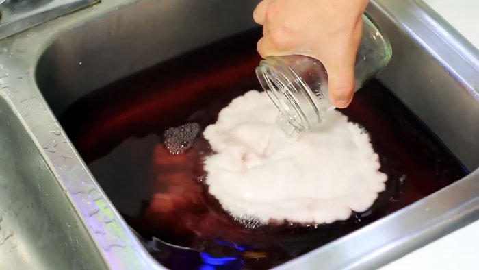 10 Amazing Baking Soda Hacks