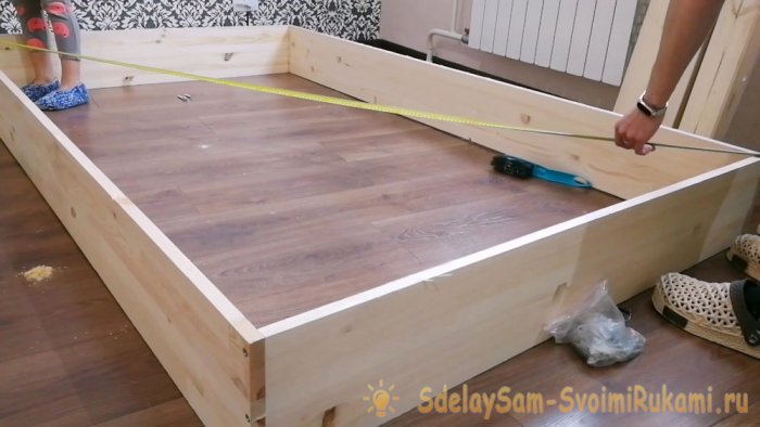 Simple DIY bed