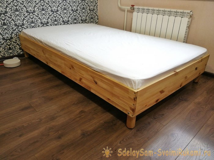 Simple DIY bed