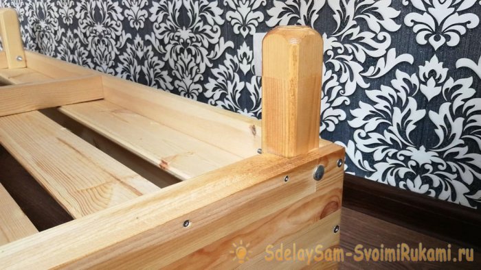 Simple DIY bed