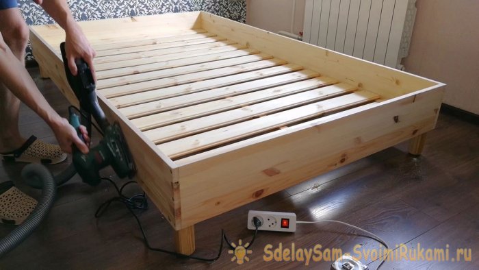 Simple DIY bed