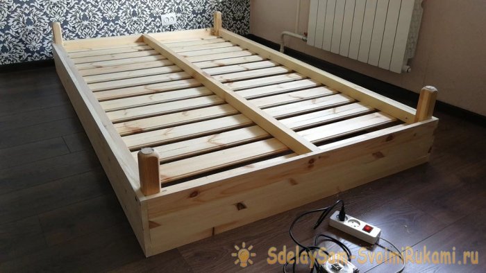 Simple DIY bed