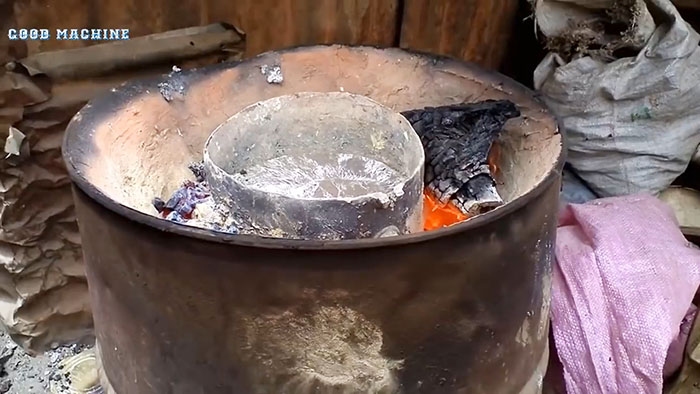 Casting dishes from aluminum cans