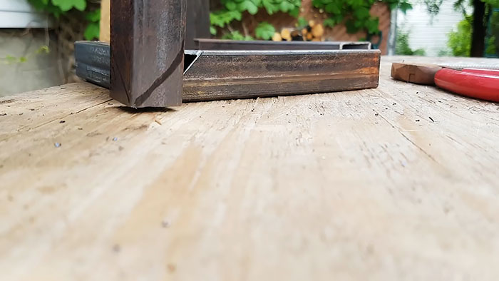 How to make a corner connection between three square profiles