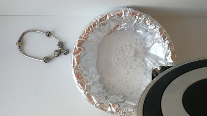 A proven method for years: How to clean silver at home