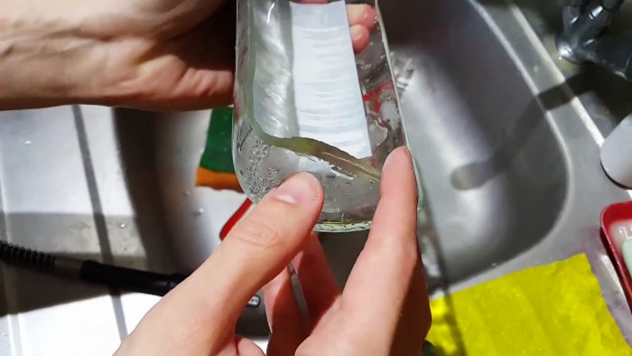 How to cut a bottle lengthwise