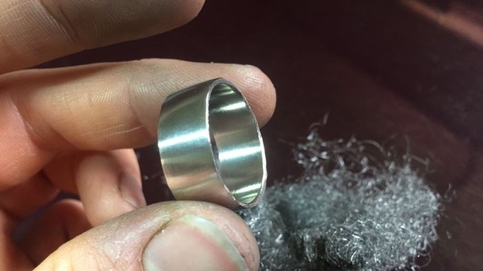 How to make a ring from an ordinary coin