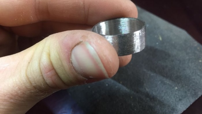 How to make a ring from an ordinary coin