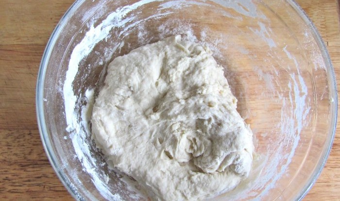 Thin pizza dough