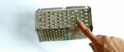 Even a woman can sharpen a grater in just 1 minute using this method.