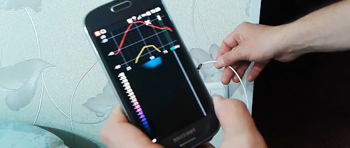 Detector of hidden wiring from a smartphone