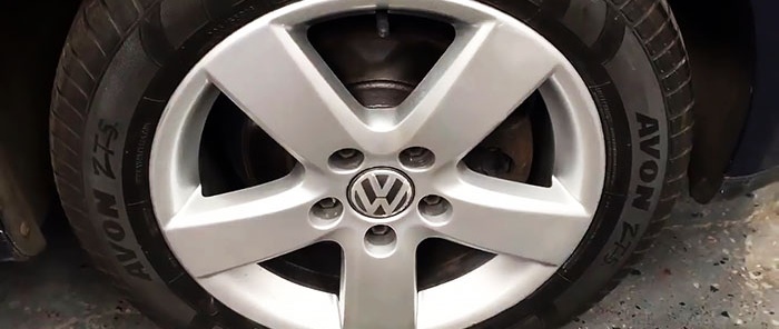 How to restore a car wheel if damaged by a curb