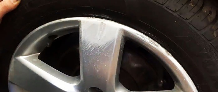 How to restore a car wheel if damaged by a curb