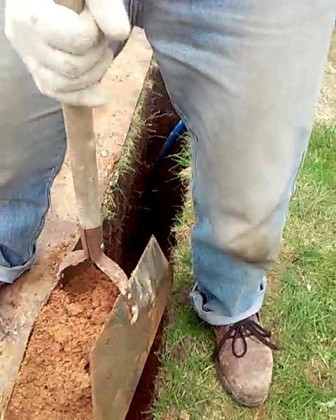 How to bring water to a house without an excavator and a team of diggers