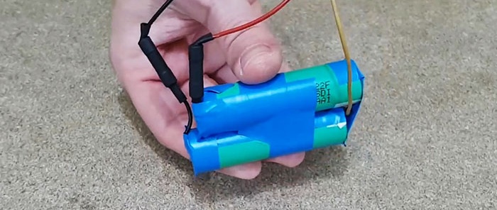 How to make a mini 12 V uninterruptible power supply for a router