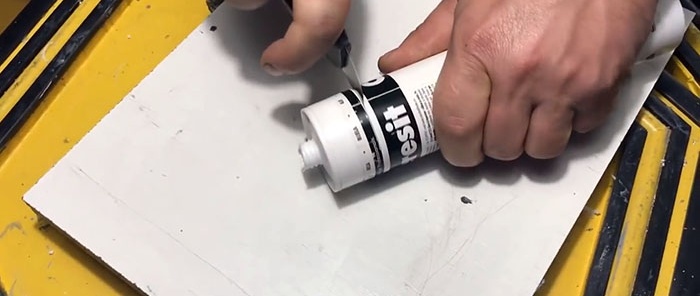 How to remove a frozen plug from a tube with sealant