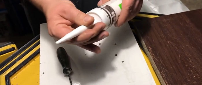 How to remove a frozen plug from a tube with sealant