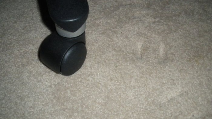 The office chair does not move and ruins the carpet. Replace the casters with the legs.