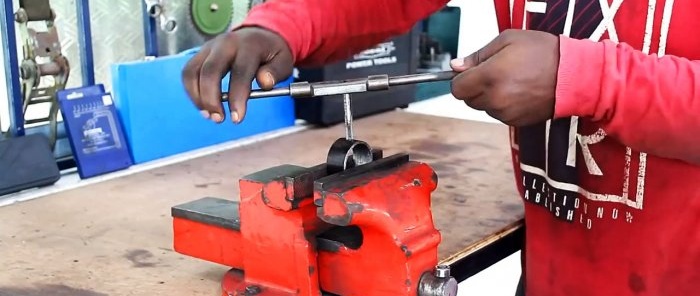 How to turn a drill into a router using simple equipment