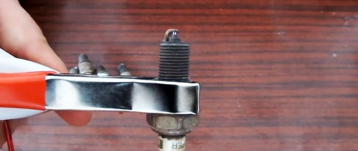 How to make a simple spark plug tester