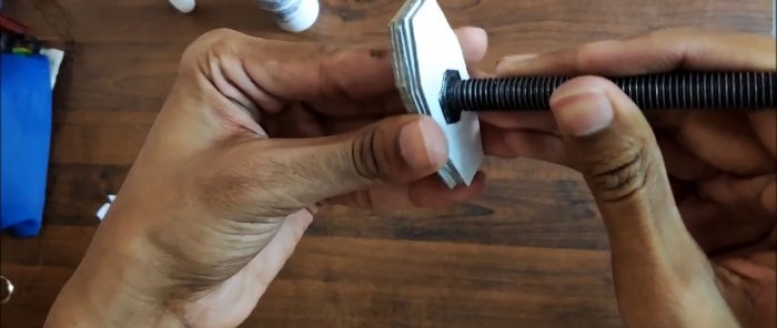 How to use silicone sealant from a tube without a gun