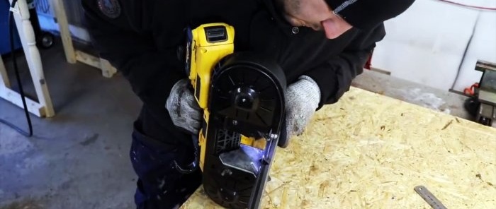 How to make a snow blower from a plastic barrel