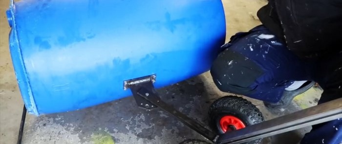 How to make a snow blower from a plastic barrel