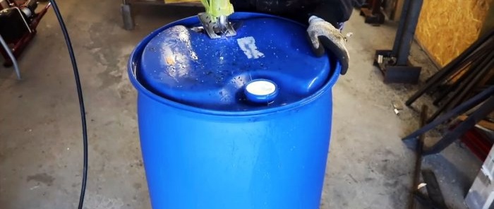 How to make a snow blower from a plastic barrel