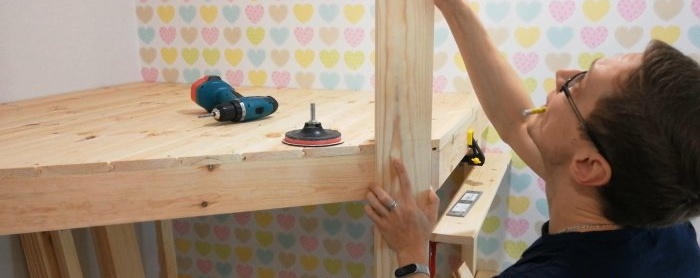 How to build a children's playhouse