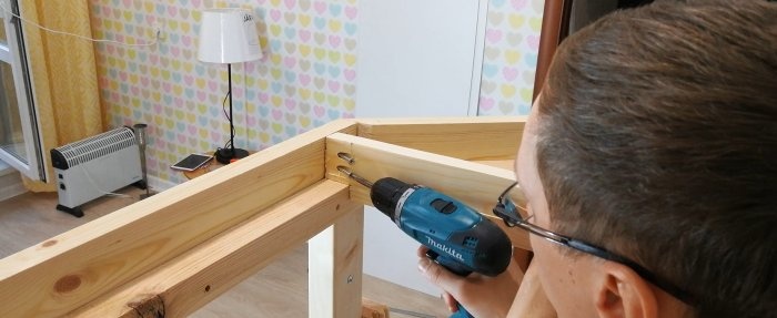 How to build a children's playhouse