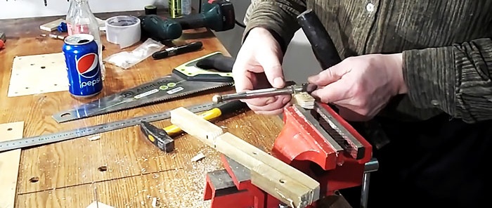 How to cut a circle out of glass