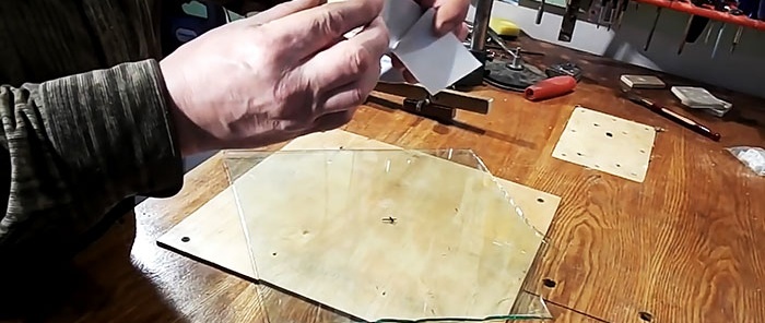 How to cut a circle out of glass