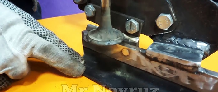 How to make tabletop metal shears from a file