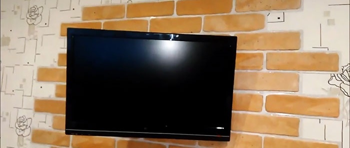 How to make a cheap swivel TV bracket