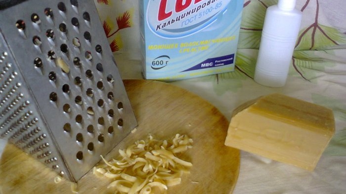 An effective homemade kitchen utensil cleaner