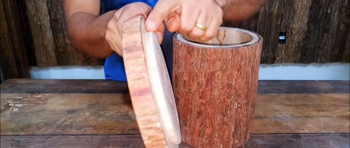 How to make a bread box from a piece of log